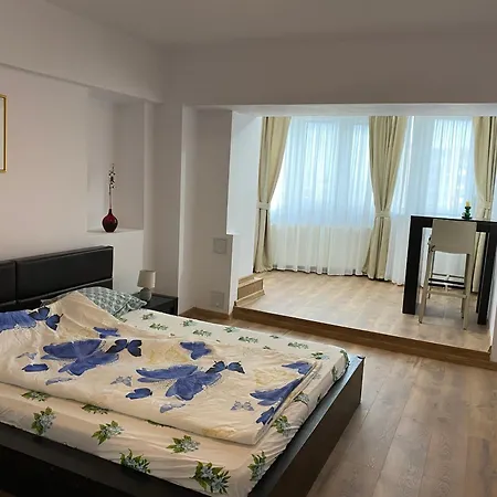 Unirii Bulevard Апартаменти